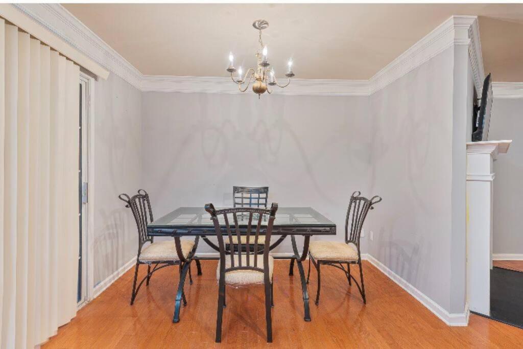 Beautiful Cozy 3-Bedroom Townhome Retreat Atlanta Exterior photo